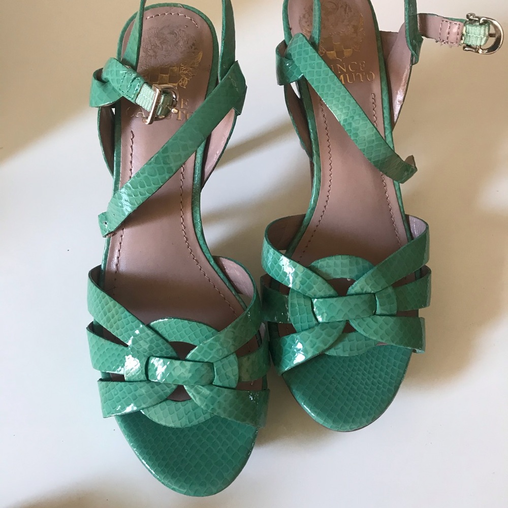 70’s retro throwback Vince Camuto Heels